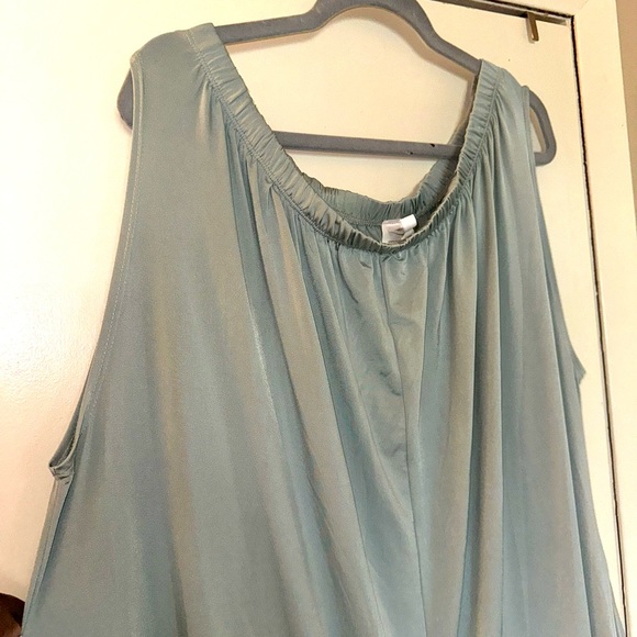 Flowy One piece - Picture 4 of 7